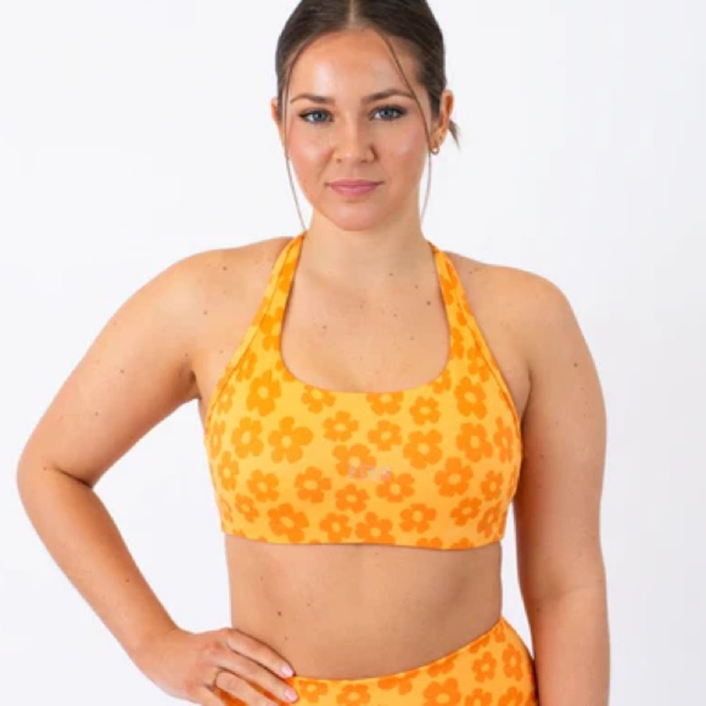 NEW WITH TAGS Fleo sage racerback bra Orange Daisy size M